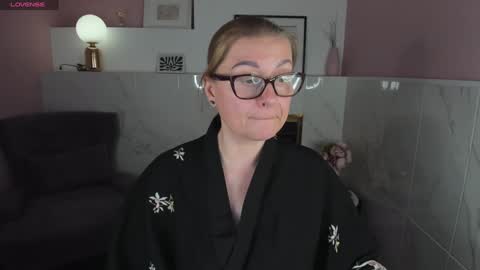 Alexandra online show from 01-16-25, 03:23