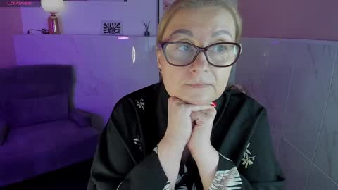 Alexandra online show from 01-17-25, 04:57