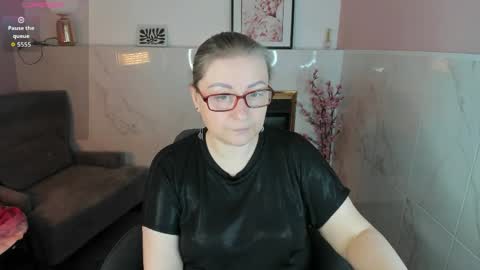 Snapshot of alexandra_kind chatting on 04-10-26, 01:49 Alexandra online show from 04-10-26, 01:49