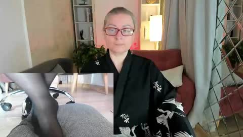 Snapshot of alexandra_kind chatting on 05-05-26, 02:36 Alexandra online show from 05-05-26, 02:36