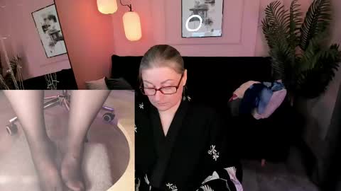 Snapshot of alexandra_kind chatting on 05-06-26, 09:20 Alexandra online show from 05-06-26, 09:20