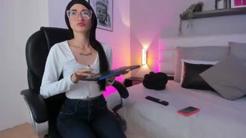 ALEXANDRA online show from 07-02-26, 08:48