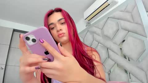 Alexandra ig  alexandraax09  online show from 05-04-26, 02:57