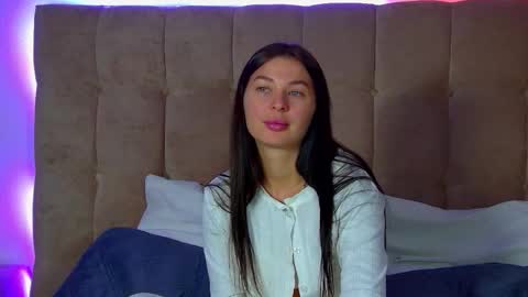 AlexandraBloom online show from 09-25-25, 06:33