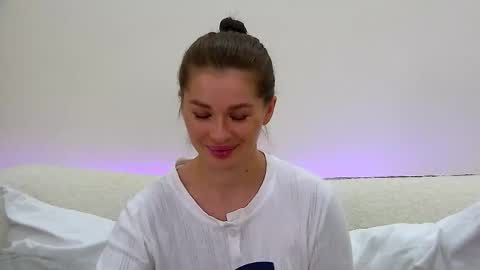 AlexandraBloom online show from 10-01-25, 07:53