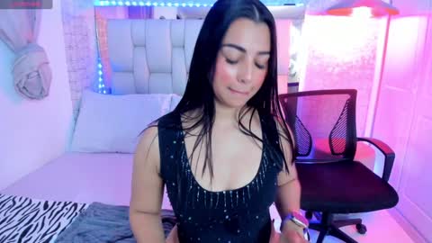 Alexandra Miller online show from 01-11-25, 02:25