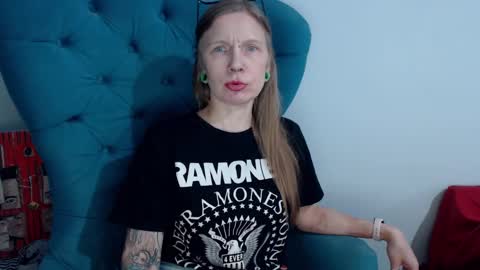 Snapshot of alexandrazaryanova chatting on 01-16-25, 05:44 Alexandra online show from 01-16-25, 05:44