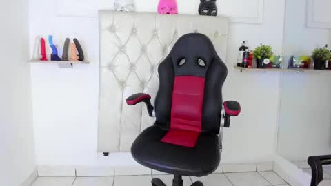 Alexa Smith  online show from 01-14-25, 04:57