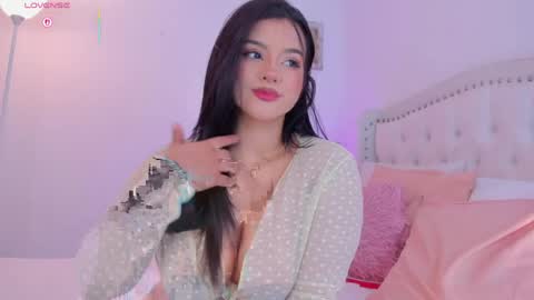 lexandra  online show from 05-08-26, 01:16
