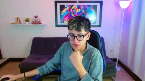 alex online show from 05-11-26, 01:39
