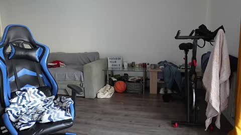 Snapshot of alexfit96 chatting on 02-07-25, 01:43 alexfit96 online show from 02-07-25, 01:43