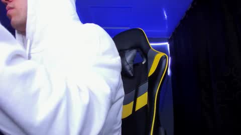 alexgiraldo__ online show from 11-15-25, 04:32