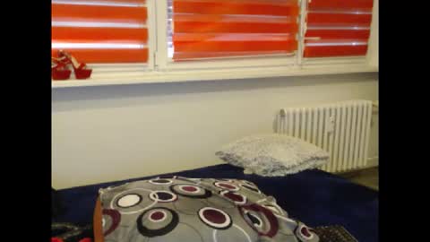 Snapshot of alexie33 chatting on 09-29-25, 09:25 alexie33 online show from 09-29-25, 09:25