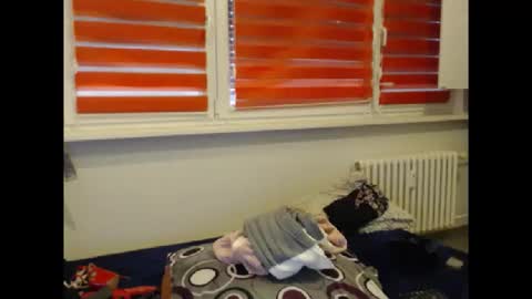 Snapshot of alexie33 chatting on 10-11-25, 08:46 alexie33 online show from 10-11-25, 08:46