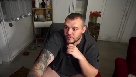 Snapshot of alexirr chatting on 02-11-25, 10:39 Alex online show from 02-11-25, 10:39