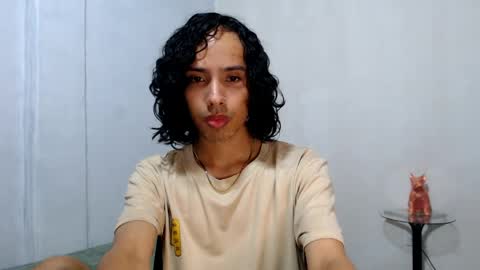 Snapshot of alexis21_ chatting on 04-04-26, 02:14 Alexis online show from 04-04-26, 02:14