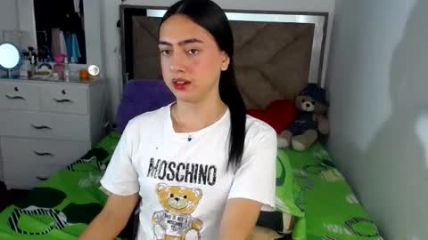 Snapshot of alexis_brown11 chatting on 06-14-26, 01:36 -- ALEXIS -- online show from 06-14-26, 01:36