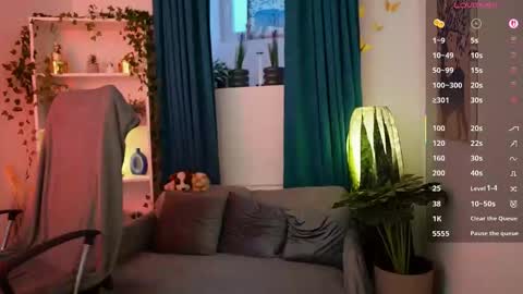 Alexis online show from 10-24-25, 02:13