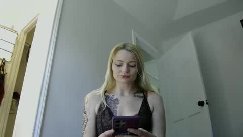 Snapshot of alexisafterdarkx chatting on 06-20-26, 08:33 alexisafterdarkx online show from 06-20-26, 08:33