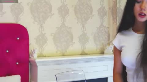 Snapshot of alexisdevine chatting on 09-15-25, 04:23 alexisdevine online show from 09-15-25, 04:23