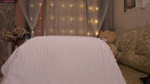 Snapshot of alexissadele chatting on 12-11-24, 01:15 Amely online show from 12-11-24, 01:15