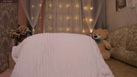 Snapshot of alexissadele chatting on 12-12-24, 01:10 Amely online show from 12-12-24, 01:10
