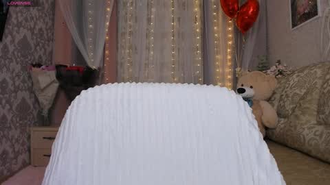 Snapshot of alexissadele chatting on 12-20-24, 07:33 Amely online show from 12-20-24, 07:33