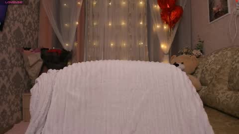 Snapshot of alexissadele chatting on 12-23-24, 01:18 Amely online show from 12-23-24, 01:18