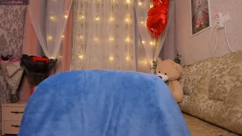 Snapshot of alexissadele chatting on 12-29-24, 01:13 Amely online show from 12-29-24, 01:13