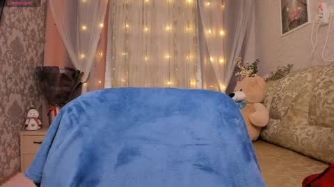 Snapshot of alexissadele chatting on 01-12-25, 01:21 Amely online show from 01-12-25, 01:21