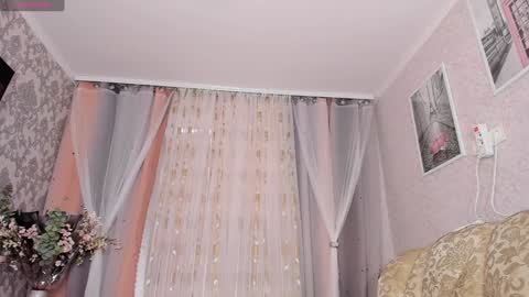 Snapshot of alexissadele chatting on 01-29-25, 08:40 Amely online show from 01-29-25, 08:40