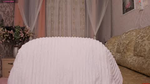 Snapshot of alexissadele chatting on 01-31-25, 01:22 Amely online show from 01-31-25, 01:22