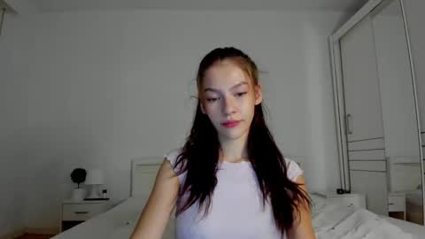 Snapshot of alexisyourdream chatting on 09-15-25, 09:20 Alex online show from 09-15-25, 09:20