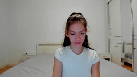 Snapshot of alexisyourdream chatting on 10-15-25, 06:57 Alex online show from 10-15-25, 06:57