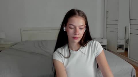 Snapshot of alexisyourdream chatting on 11-08-25, 08:25 Alex online show from 11-08-25, 08:25