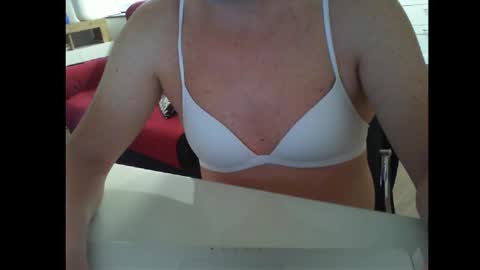 Alexia online show from 10-10-25, 06:34