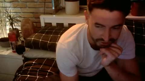 Snapshot of alexlive1 chatting on 09-27-25, 09:31 alexlive1 online show from 09-27-25, 09:31