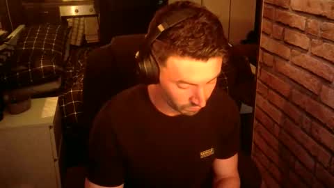 Snapshot of alexlive1 chatting on 09-28-25, 09:31 alexlive1 online show from 09-28-25, 09:31