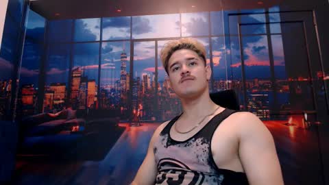 Snapshot of alexpierss chatting on 10-03-25, 07:00 Alex online show from 10-03-25, 07:00