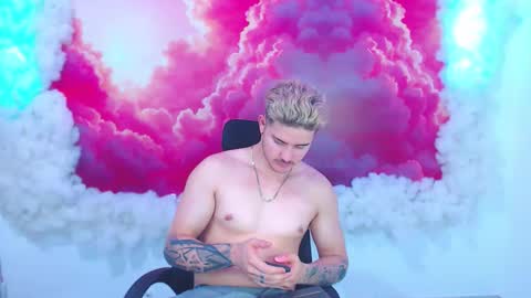 Snapshot of alexpierss chatting on 10-07-25, 07:33 Alex online show from 10-07-25, 07:33