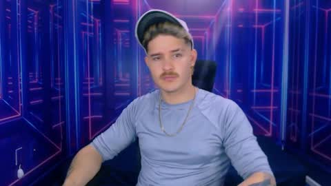 Snapshot of alexpierss chatting on 10-17-25, 07:16 Alex online show from 10-17-25, 07:16