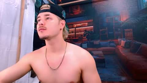 Snapshot of alexpierss chatting on 11-01-25, 07:16 Alex online show from 11-01-25, 07:16