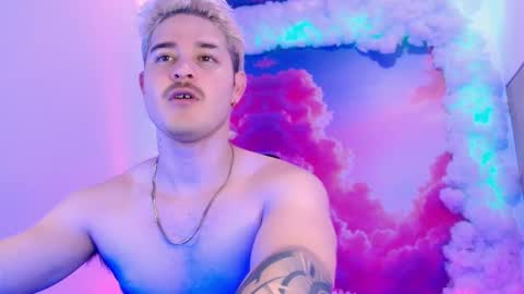 Snapshot of alexpierss chatting on 11-06-25, 07:15 Alex online show from 11-06-25, 07:15