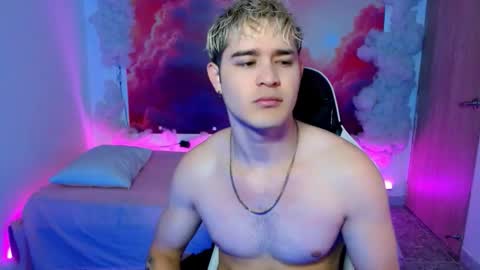 Snapshot of alexpierss chatting on 12-01-25, 07:08 Alex online show from 12-01-25, 07:08