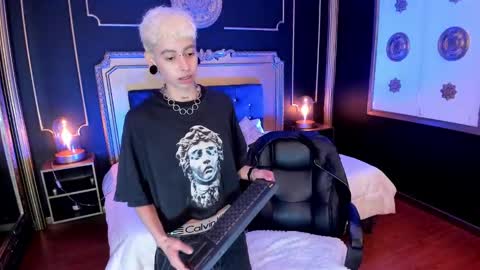 Alex online show from 09-19-25, 07:47