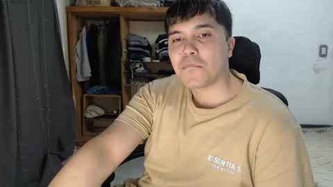 Snapshot of alexriversx chatting on 04-12-26, 12:32 Alexander online show from 04-12-26, 12:32