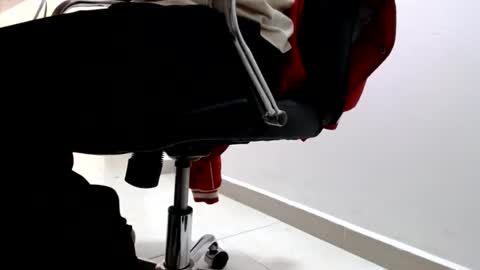 Snapshot of alextwunkk chatting on 12-01-24, 04:29 Alex online show from 12-01-24, 04:29