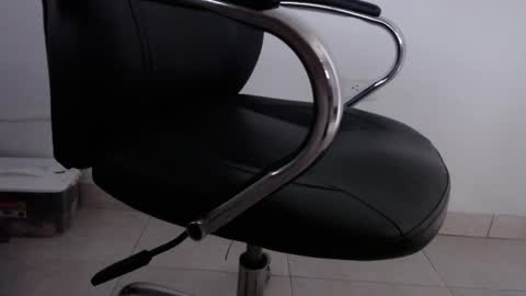 Snapshot of alextwunkk chatting on 02-20-25, 12:57 Alex online show from 02-20-25, 12:57