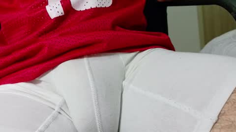 Snapshot of alextwunkk chatting on 10-19-25, 02:56 Alex online show from 10-19-25, 02:56