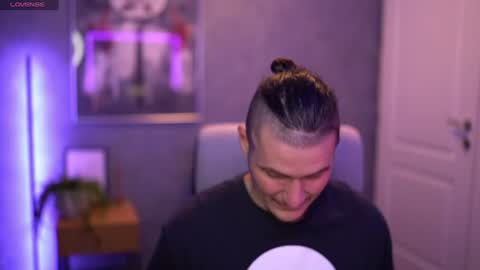 Alex online show from 06-12-26, 03:11
